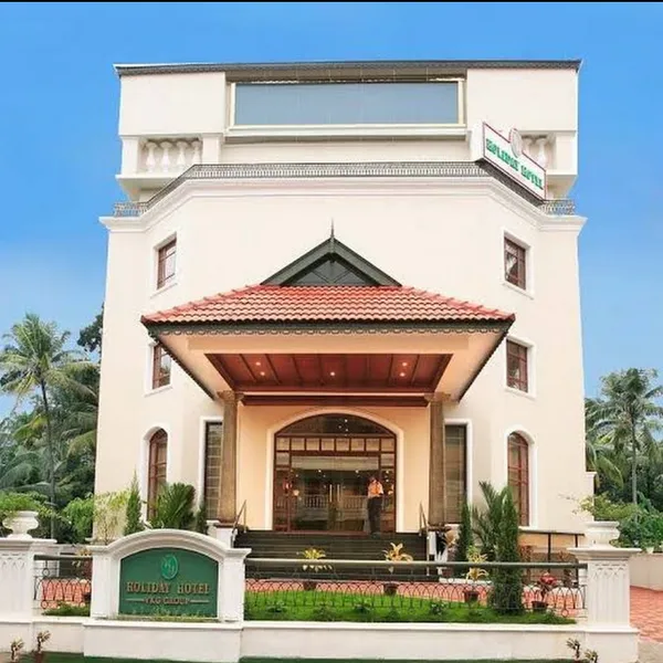 VKG Group Holiday Hotel exterior facade in Cherai
