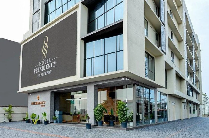 Presidency Airport Hotel swimming pool