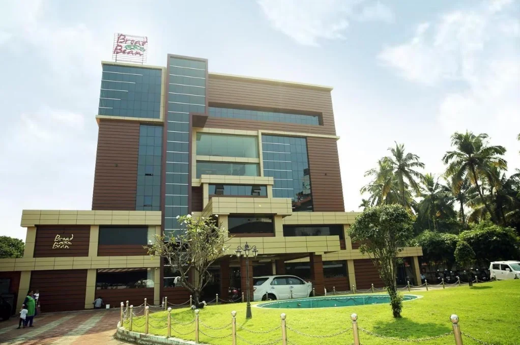 Exterior facade and entrance of Broad Bean Hotel Kannur in Kannur