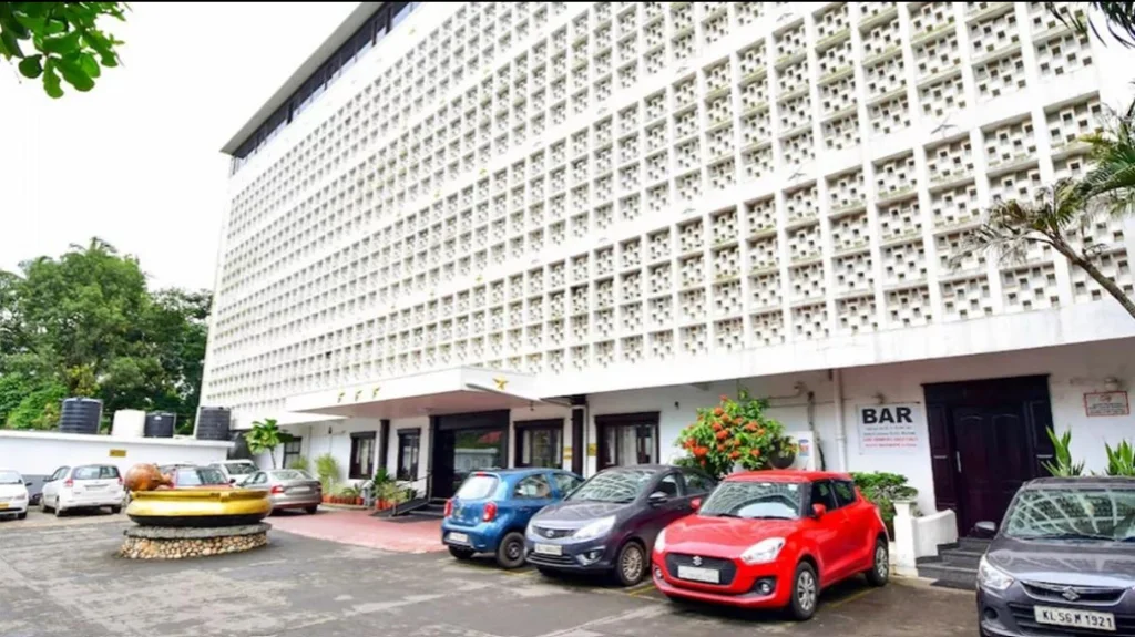 Exterior facade and entrance of Hotel Maharani Kozhikode in Kozhikode