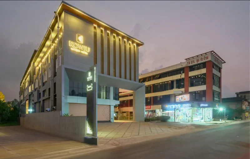 Kowju Airport Hotel lobby