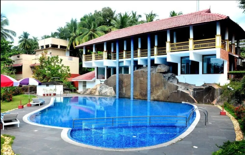 Vasco Da Gama Beach Resort swimming pool