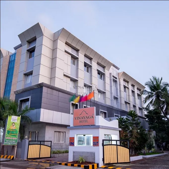 Hotel Vinayaga by Poppys entrance and facilities