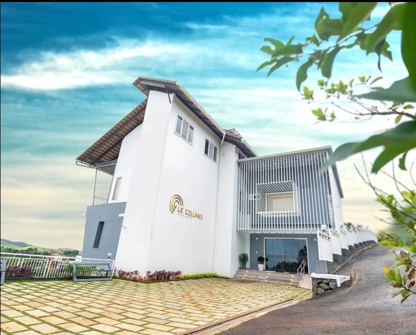 Exterior facade and entrance of Le Collines Resort in Vagamon